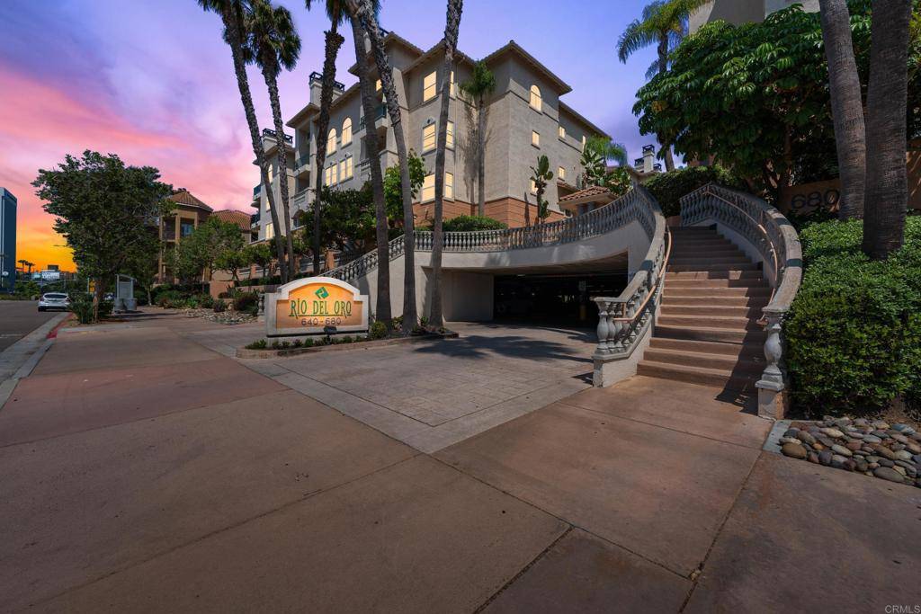 San Diego, CA 92108,640 Camino De La Reina #1108