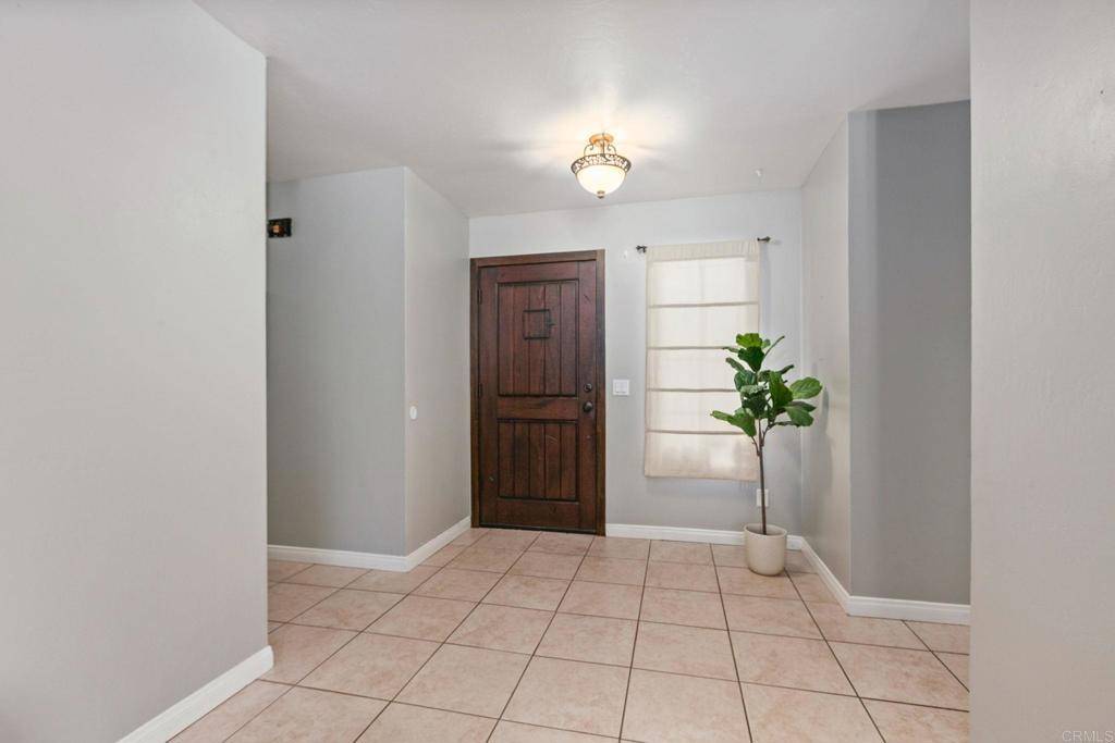 Ramona, CA 92065,25119 Como Esta CT