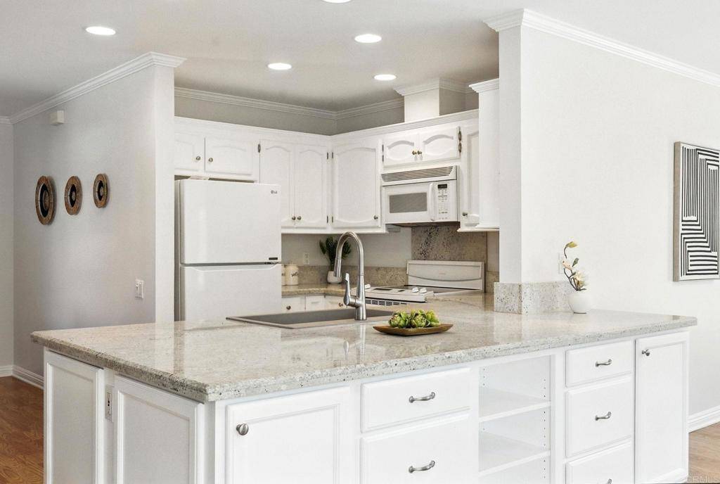 San Diego, CA 92128,16387 Gabarda RD