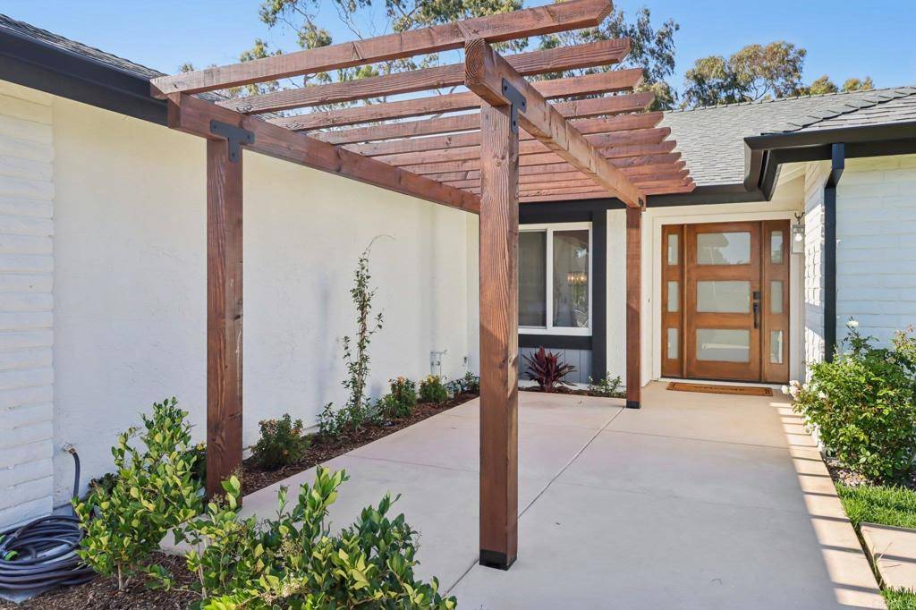 Encinitas, CA 92024,1358 Walnutview Dr