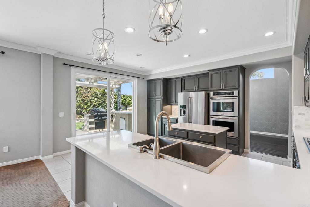 Carlsbad, CA 92011,6618 Vireo CT