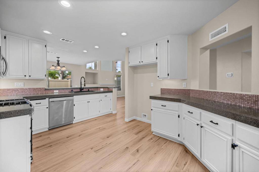 Oceanside, CA 92057,4625 Los Alamos WAY #C