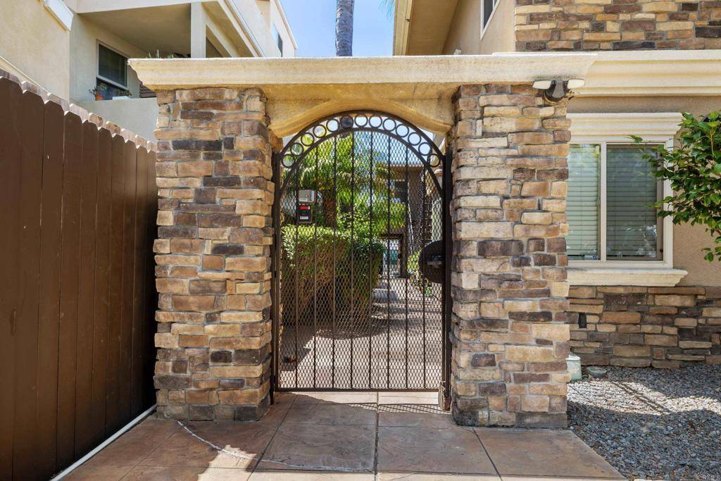 San Diego, CA 92109,1361 Felspar Street #7