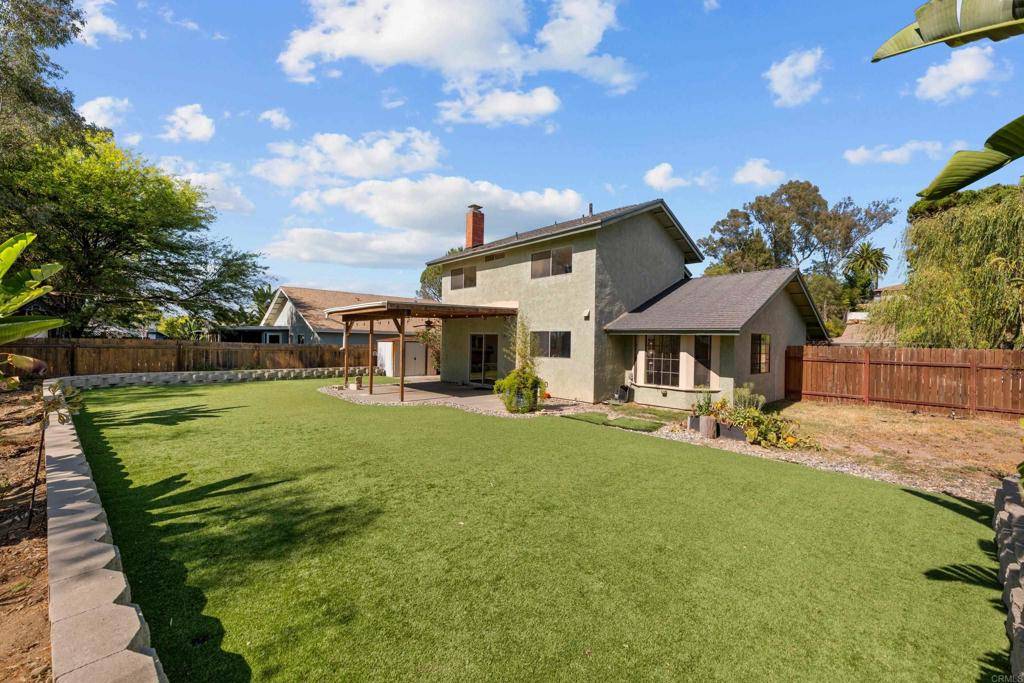 Fallbrook, CA 92028,1161 Senwood Way