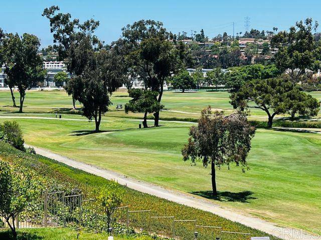 Carlsbad, CA 92009,2520 Navarra DR #E