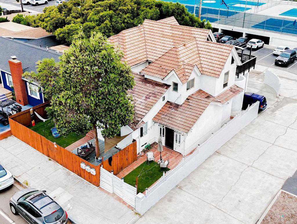 San Diego, CA 92109,3943 Ingraham ST