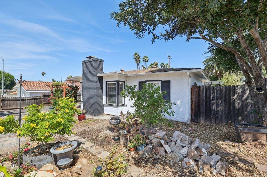 Escondido, CA 92027,1220 Palomar Ter