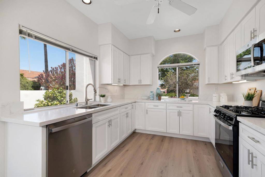 Oceanside, CA 92056,4981 Lerkas WAY