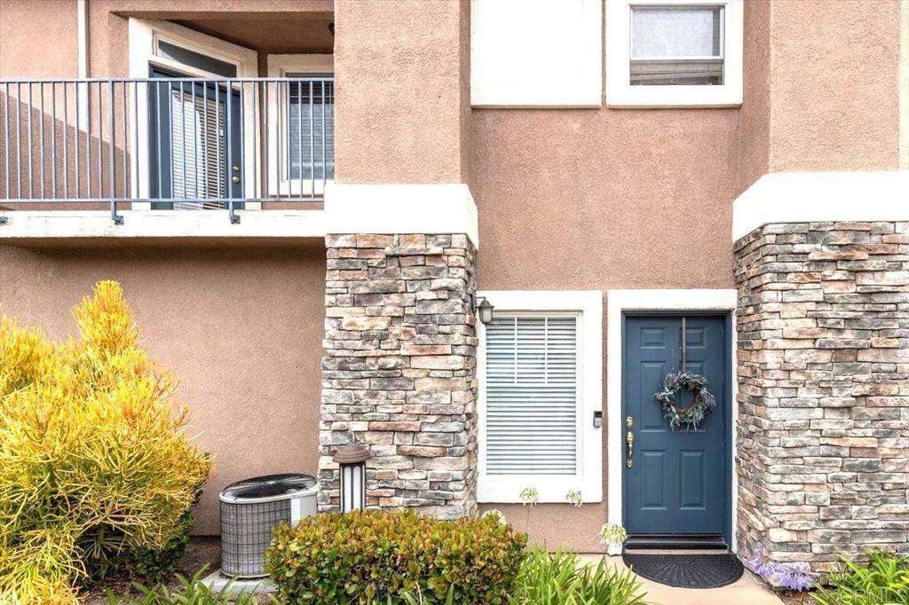San Diego, CA 92123,9615 West Canyon #1