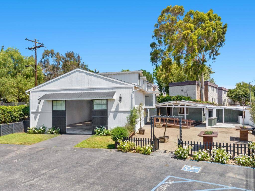 Fallbrook, CA 92028,838 E Mission RD