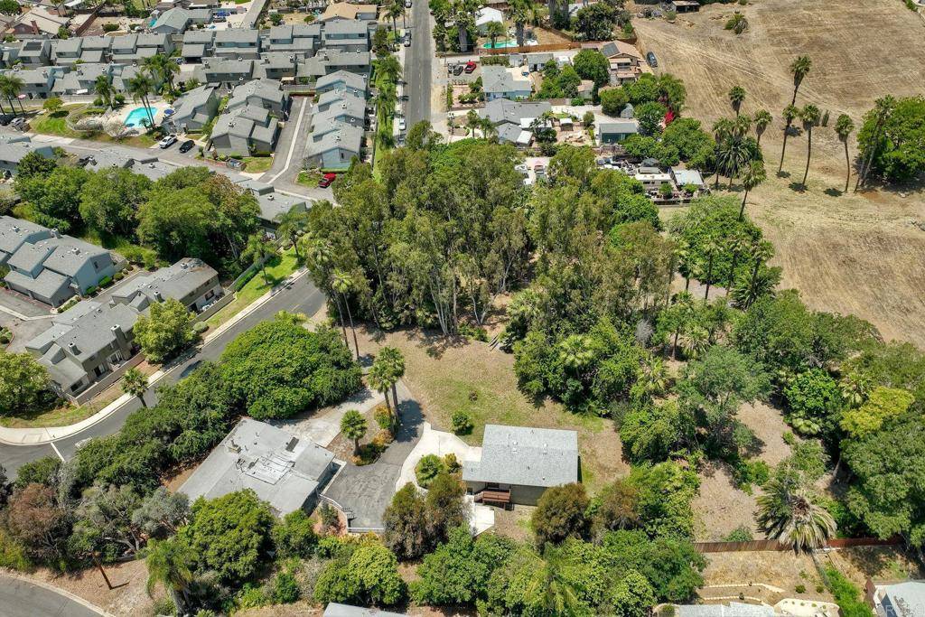 Vista, CA 92083,343 Hill DR