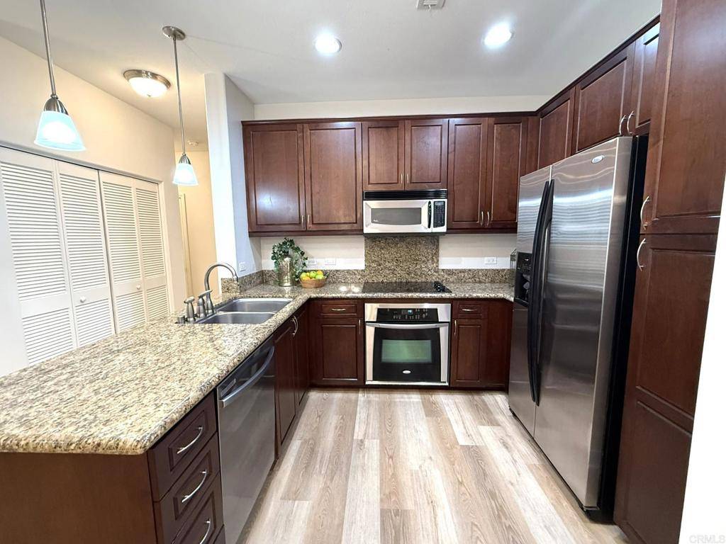 San Diego, CA 92130,3887 Pell PL