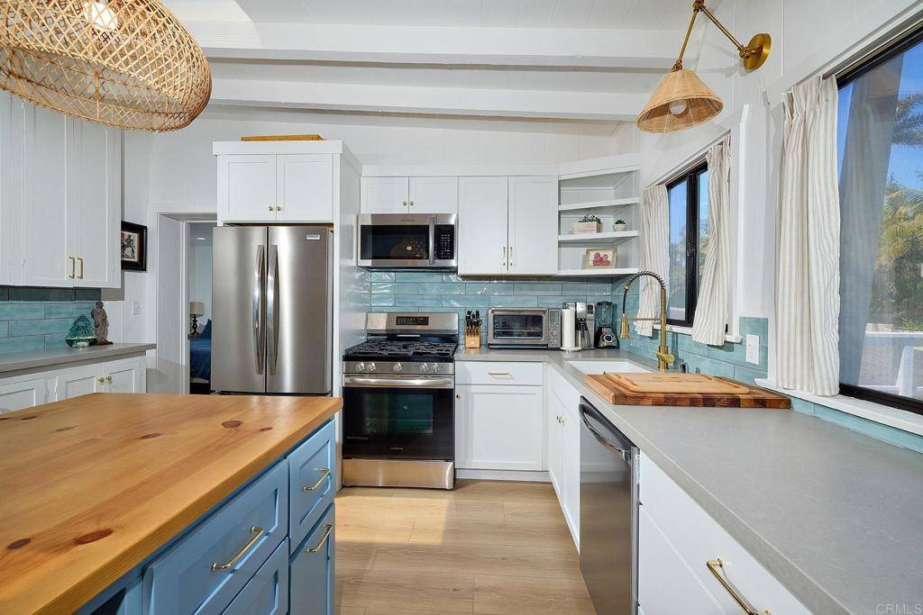 Solana Beach, CA 92075,319 Clark ST