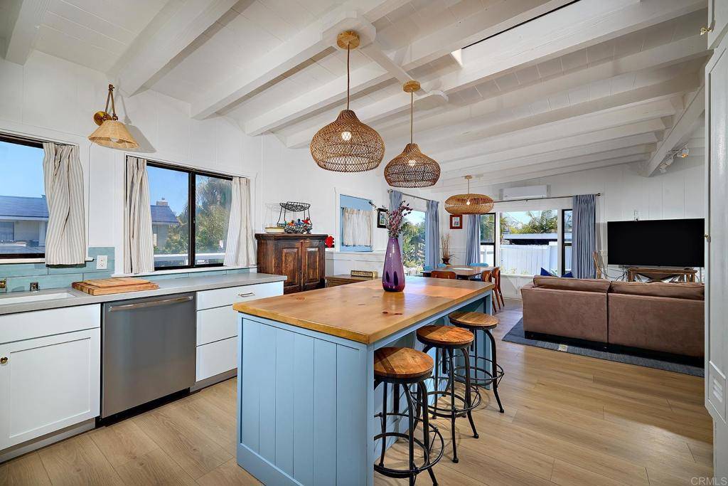 Solana Beach, CA 92075,319 Clark ST