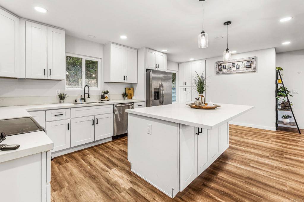 Lakeside, CA 92040,10906 Serena LN