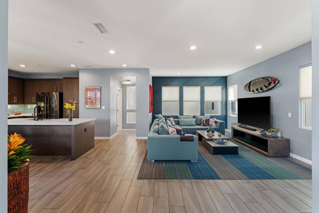 San Diego, CA 92108,8355 Summit WAY