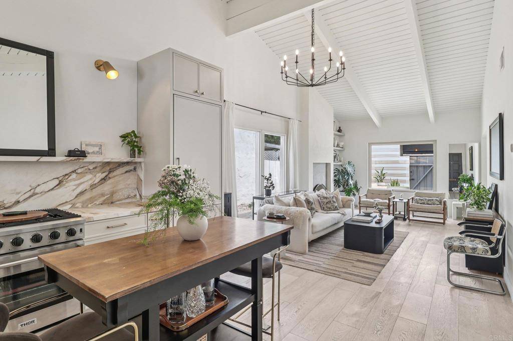 San Diego, CA 92110,4352 Loma Riviera CT