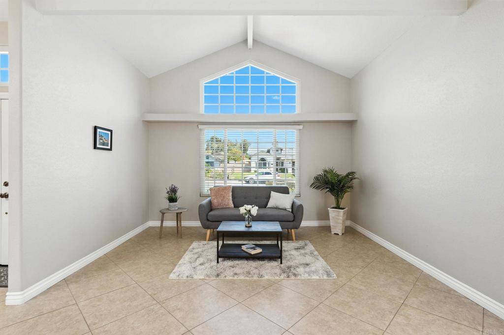 Escondido, CA 92026,1833 Sunbury ST