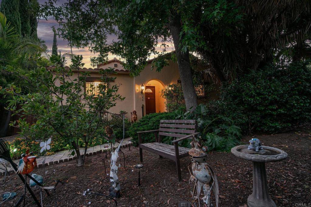 Los Angeles, CA 90046,1607 N Gardner ST
