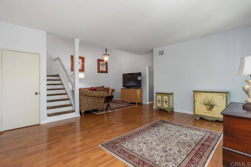 Encinitas, CA 92024,708 Summersong LN