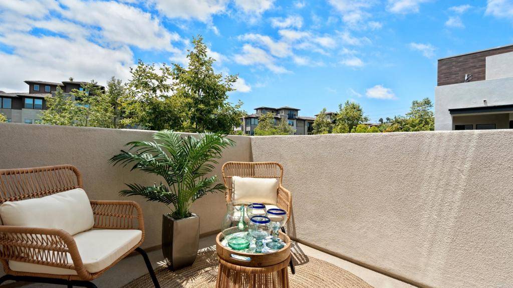 San Diego, CA 92108,8536 Aspect DR