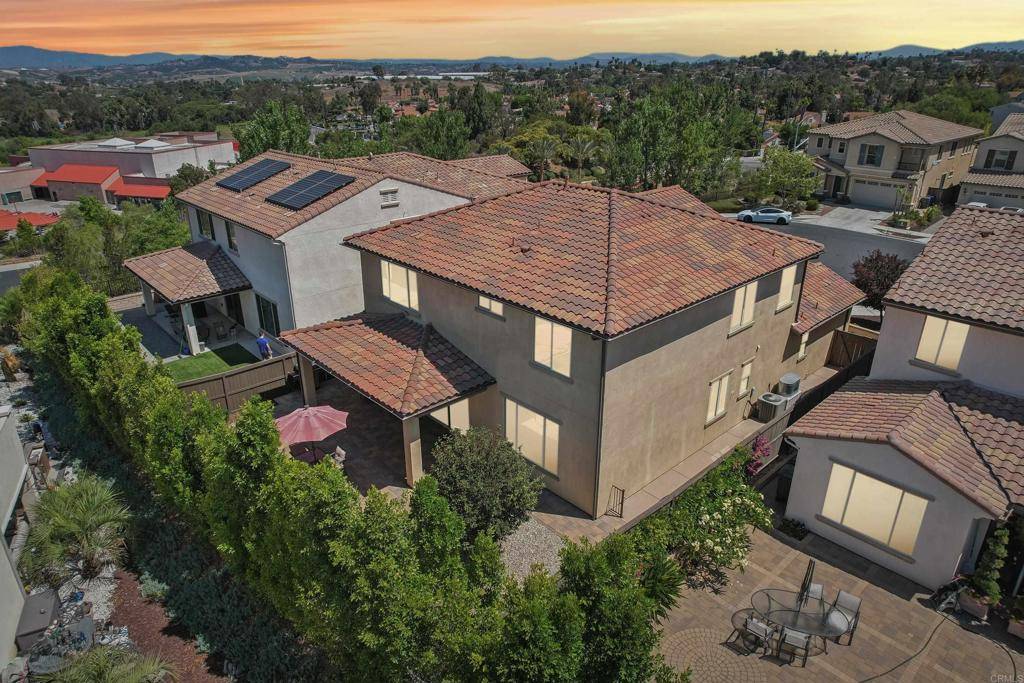 Vista, CA 92083,106 Flores Ln