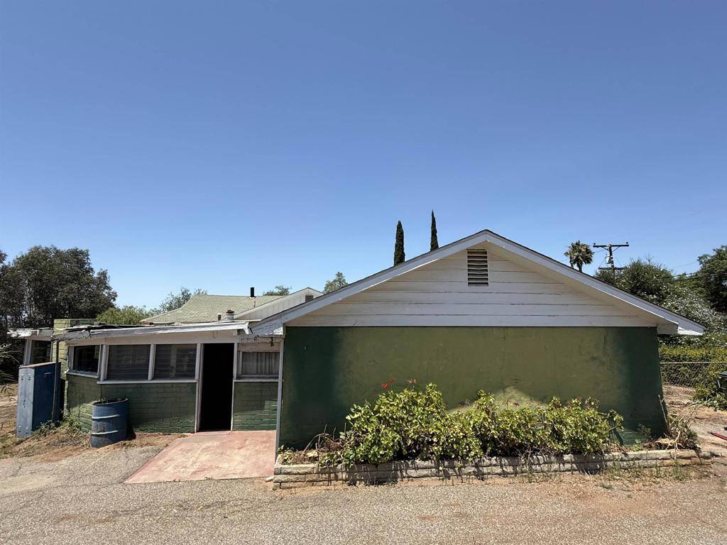 Fallbrook, CA 92028,1705 E Alvarado ST