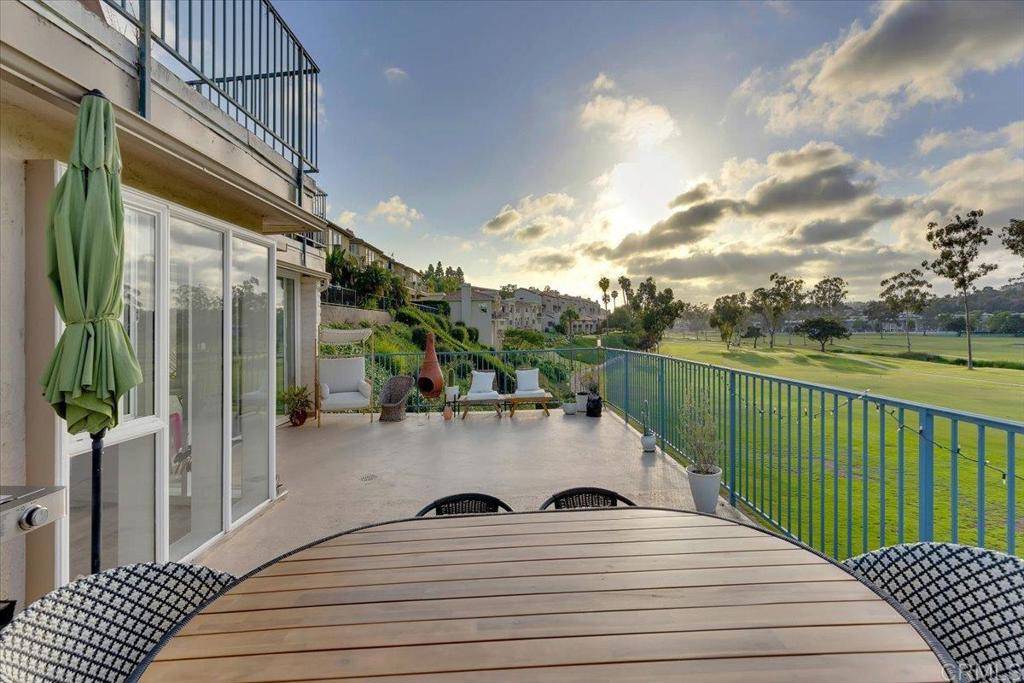 Carlsbad, CA 92009,2544 Navarra DR #12