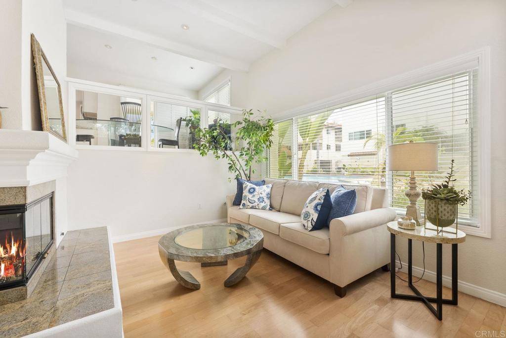 La Jolla, CA 92037,3918 La Jolla Village Drive