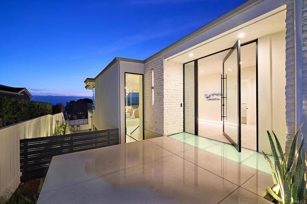 Solana Beach, CA 92075,537 N Granados AVE