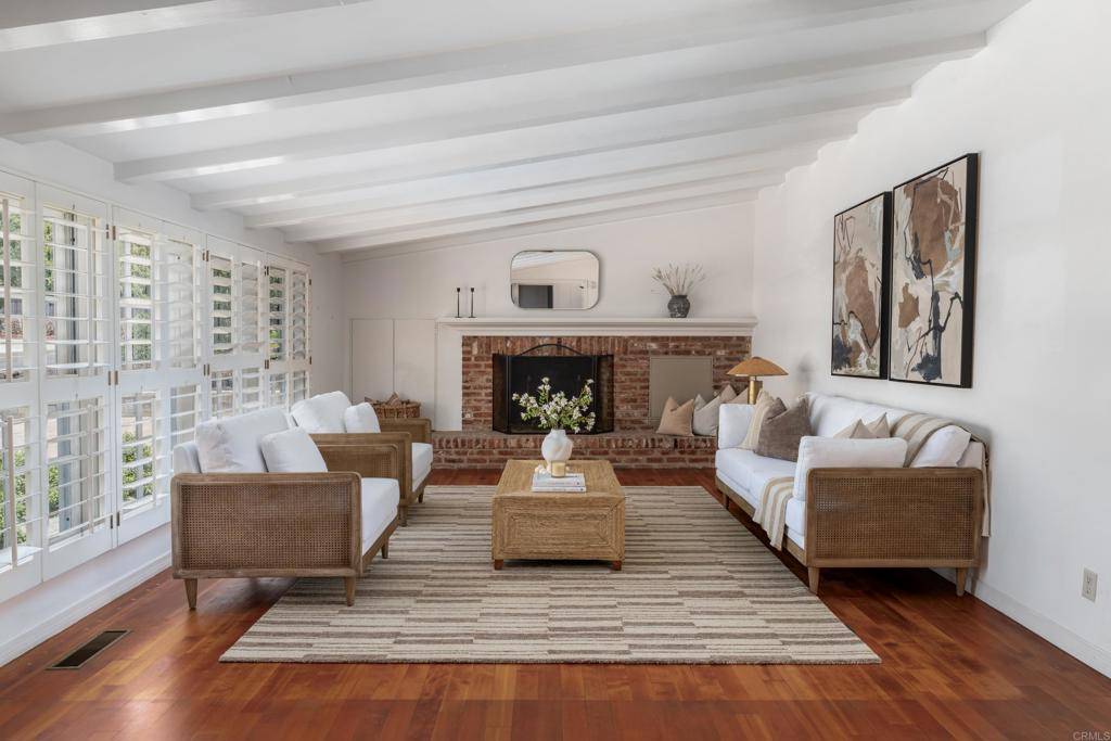 La Jolla, CA 92037,1381 W Muirlands DR