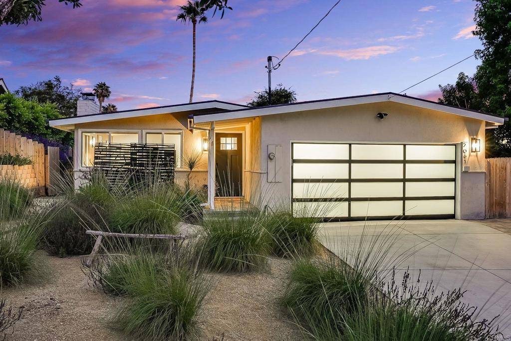 Carlsbad, CA 92008,2061 Gayle WAY