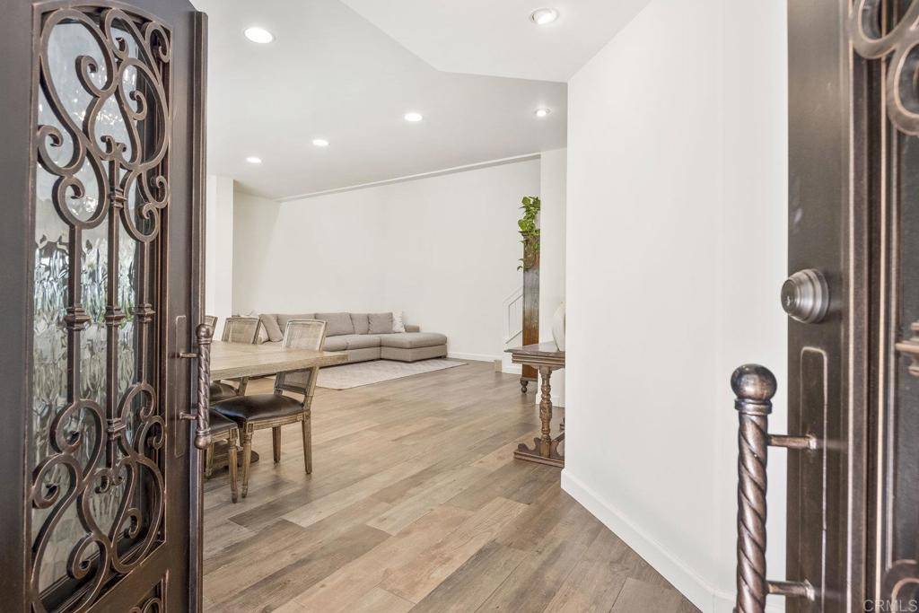 Encinitas, CA 92024,858 Summersong CT
