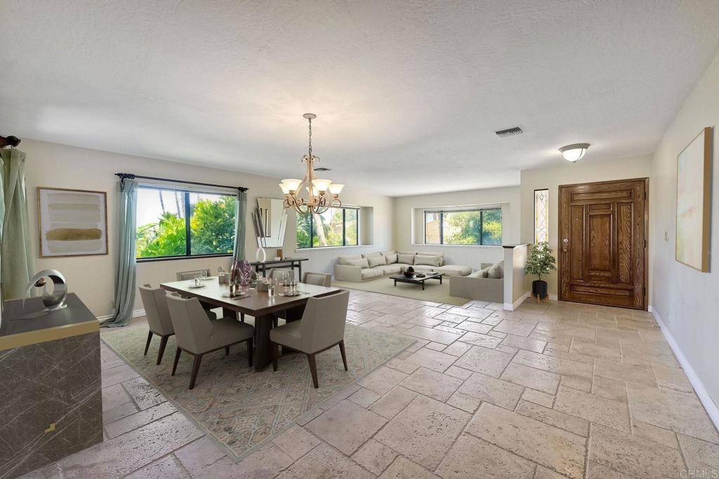 Vista, CA 92084,338 Skyline DR