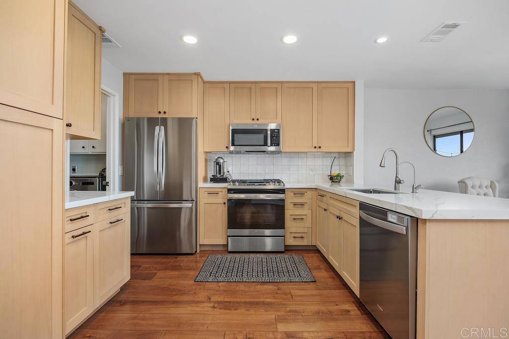 Carlsbad, CA 92009,6531 Corte Valdez
