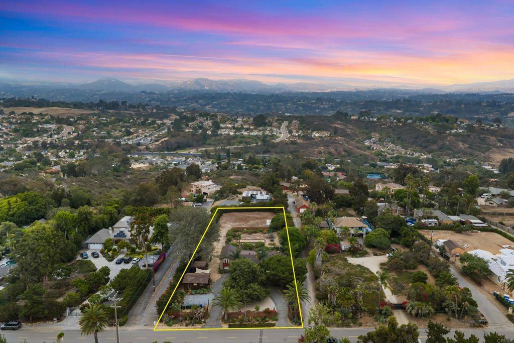 Encinitas, CA 92024,1567 Crest DR