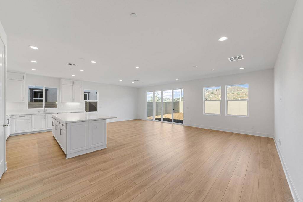 Escondido, CA 92027,3501 Foxley Dr