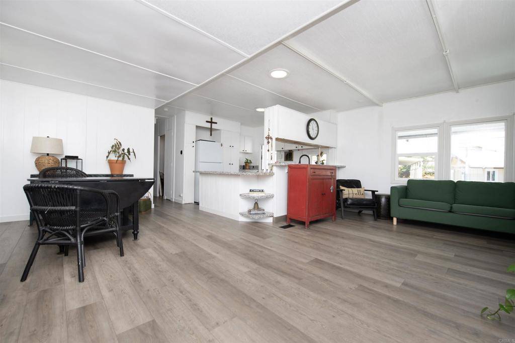 Oceanside, CA 92057,143 Swallow Lane