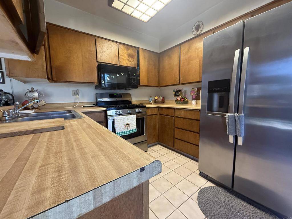 Fallbrook, CA 92028,39182 Daily RD