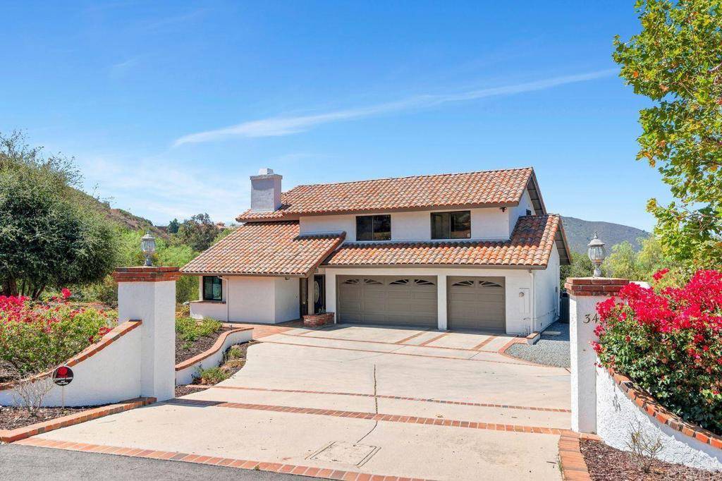 Escondido, CA 92029,3453 Via Loma Vista