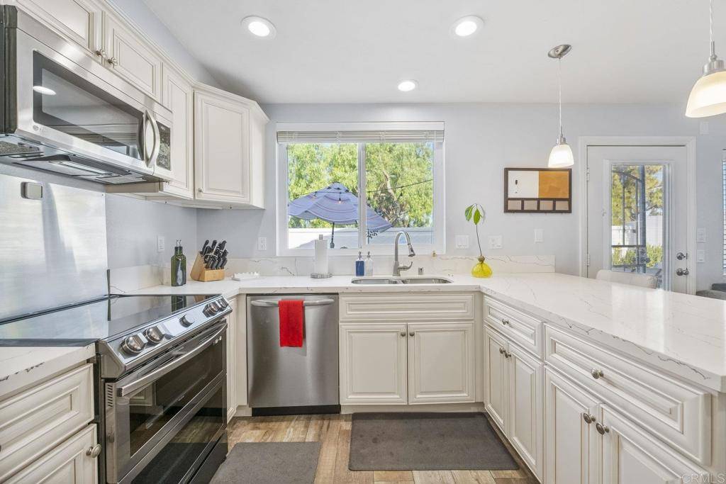 Oceanside, CA 92057,4867 Seascape DR