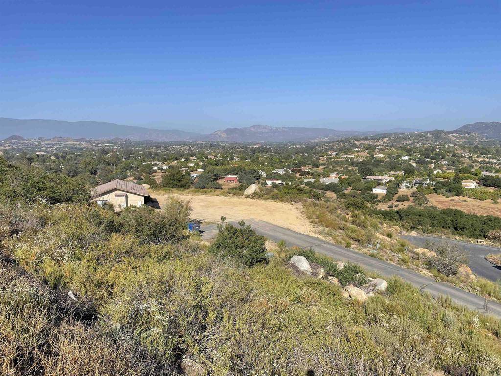 Valley Center, CA 92082,12478 Hillpoint CT