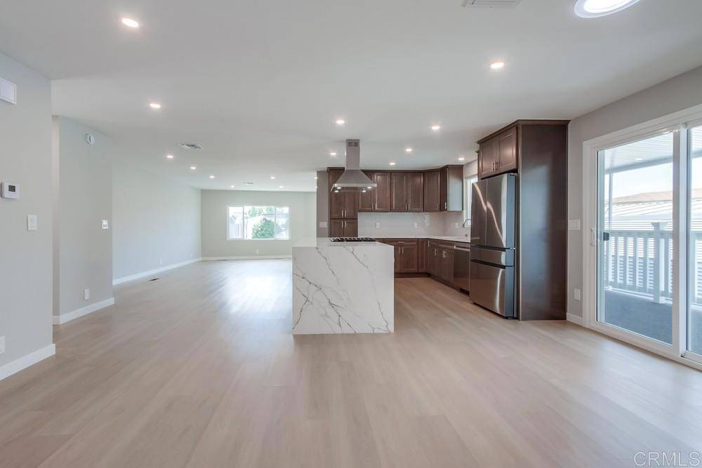 Carlsbad, CA 92011,7320 San Bartolo ST #217