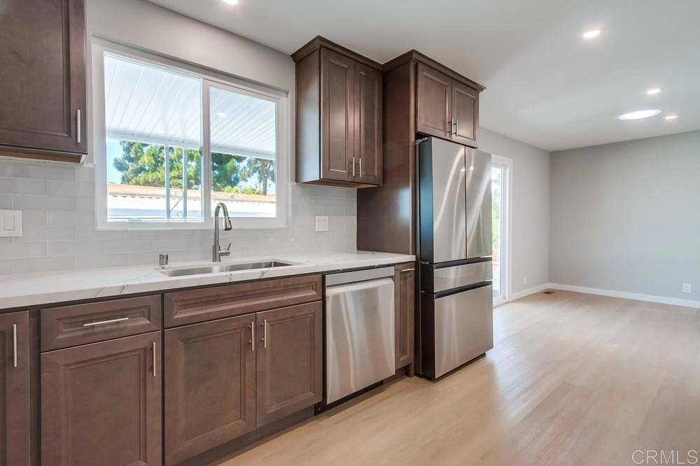 Carlsbad, CA 92011,7320 San Bartolo ST #217