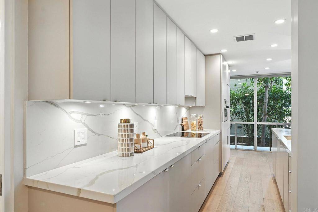 La Jolla, CA 92037,800 PROSPECT ST #1F