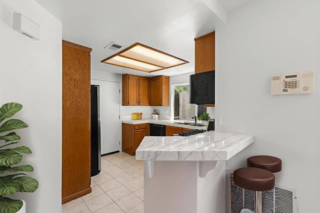 Oceanside, CA 92056,5126 Maplewood CIR