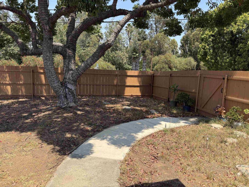 Fallbrook, CA 92028,1143 E Fallbrook ST