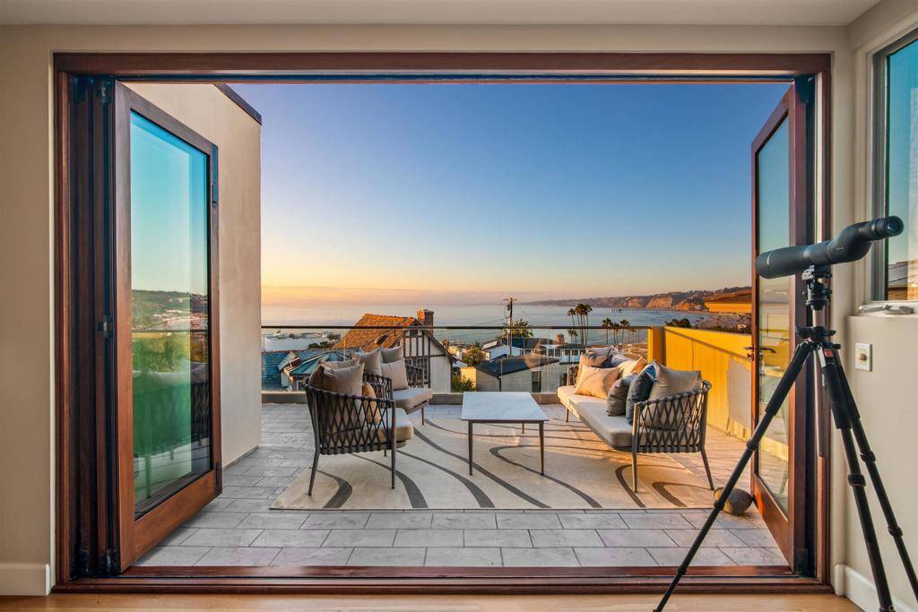 La Jolla, CA 92037,1876 Little ST