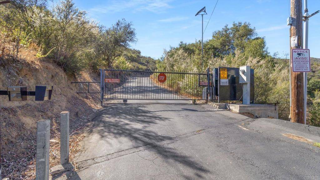 San Marcos, CA 92069,3020 22 Joni LN