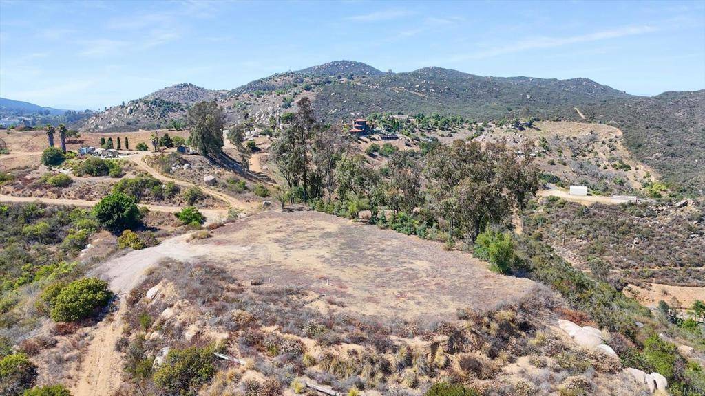 San Marcos, CA 92069,3020 22 Joni LN